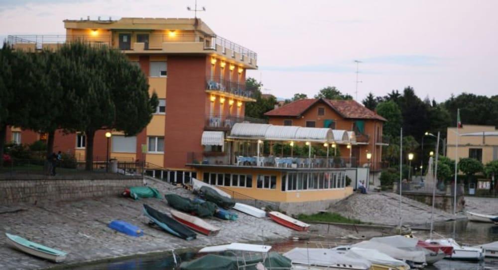 Hotel Capri Lesa Dış mekan fotoğraf