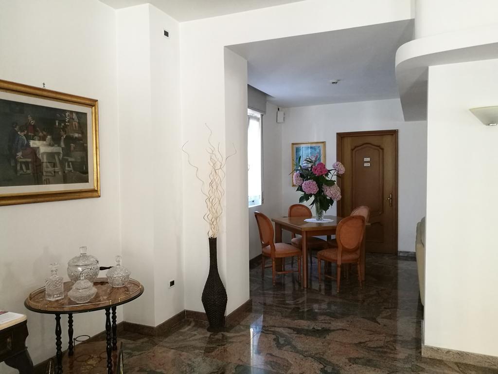 Hotel Capri Lesa Dış mekan fotoğraf