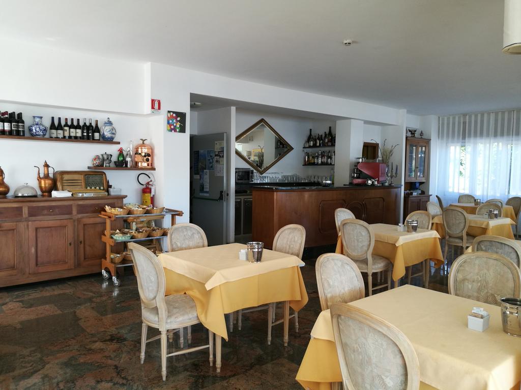 Hotel Capri Lesa Dış mekan fotoğraf