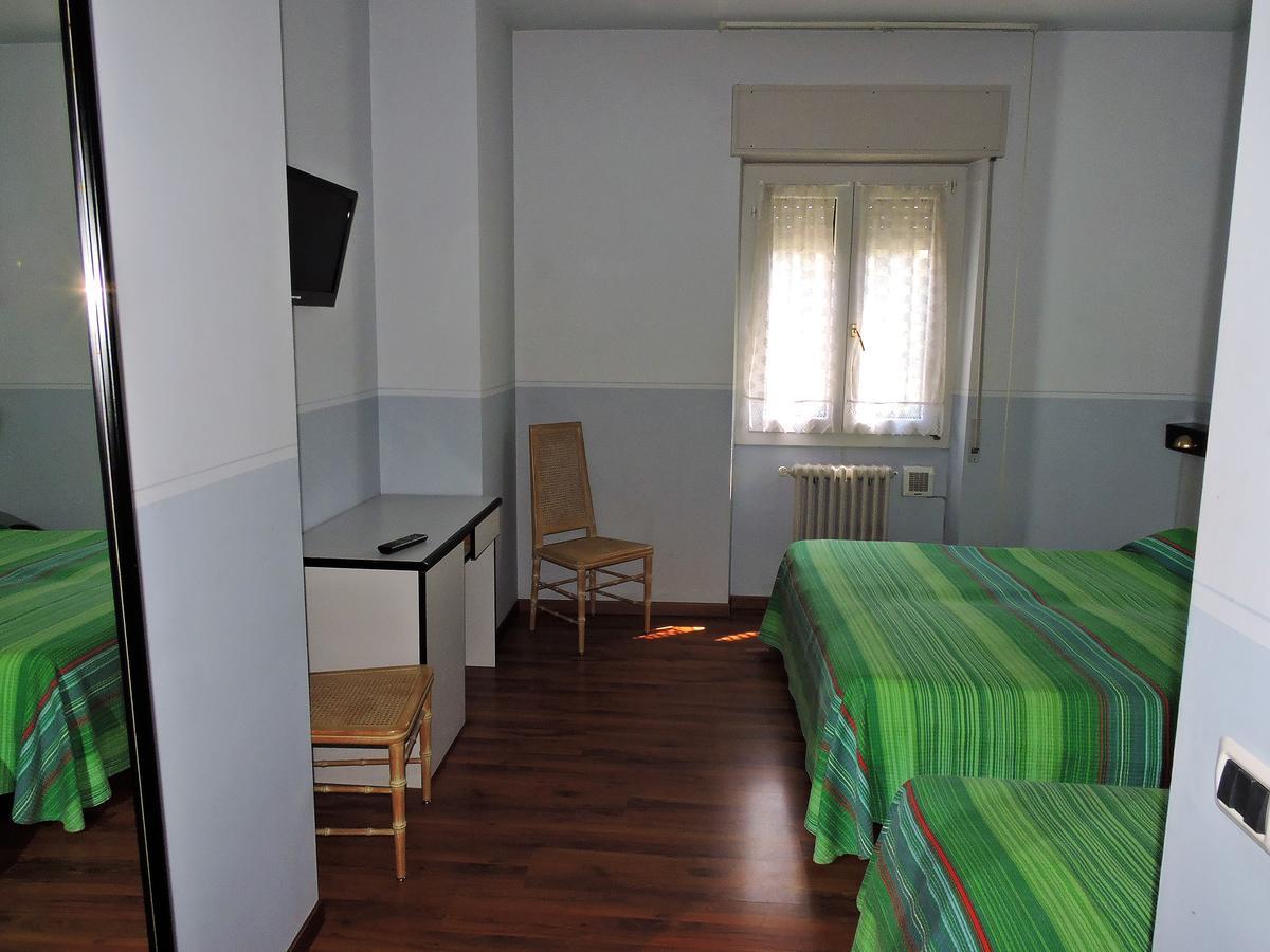 Hotel Capri Lesa Dış mekan fotoğraf