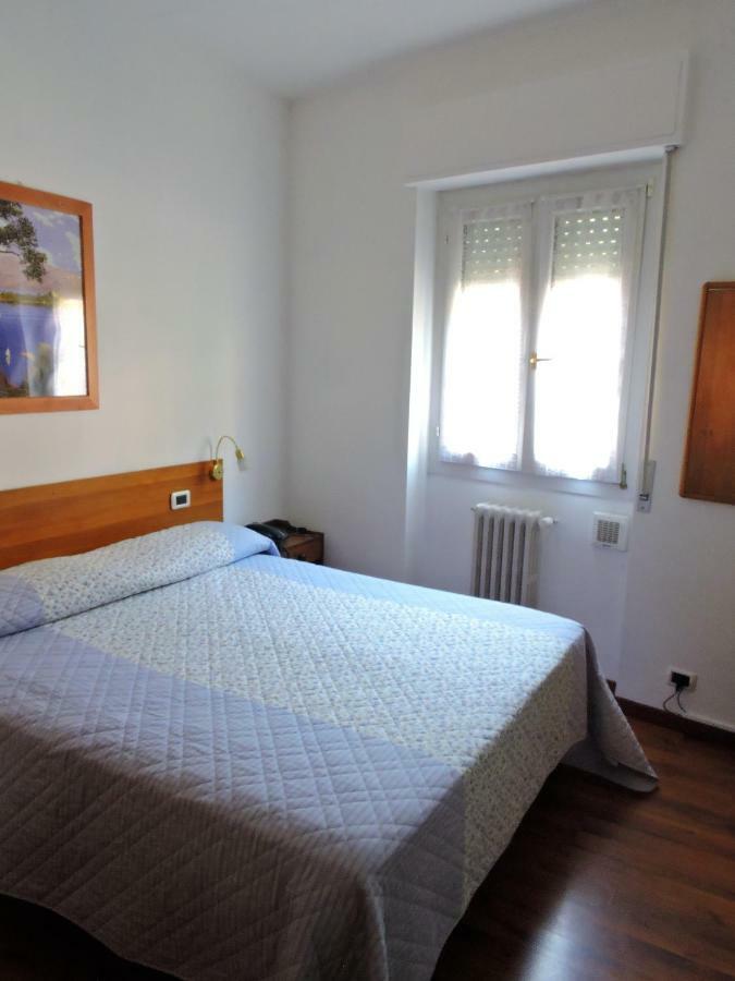 Hotel Capri Lesa Dış mekan fotoğraf