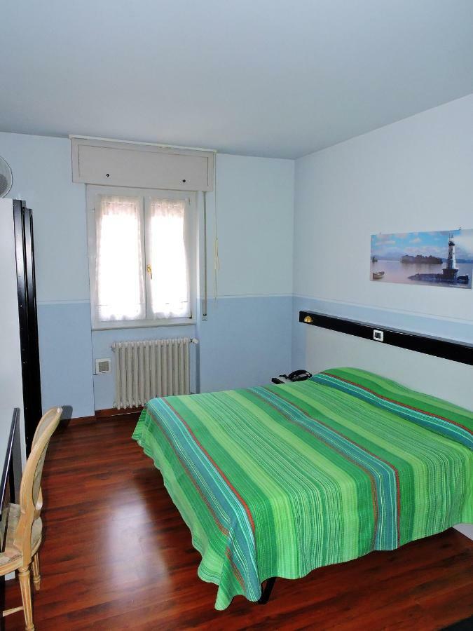 Hotel Capri Lesa Dış mekan fotoğraf